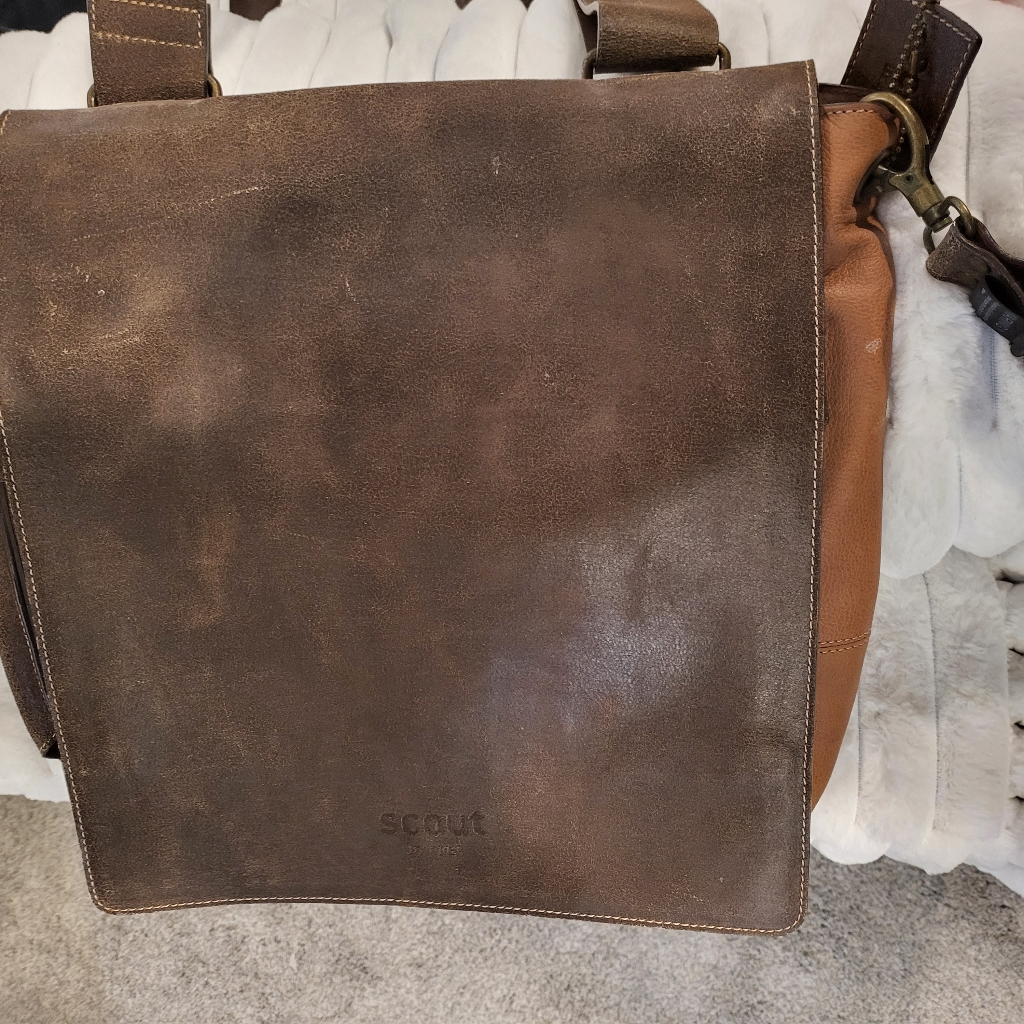 **Scout ** Ppb Leather Messenger Diaper/ School / Work - Bag